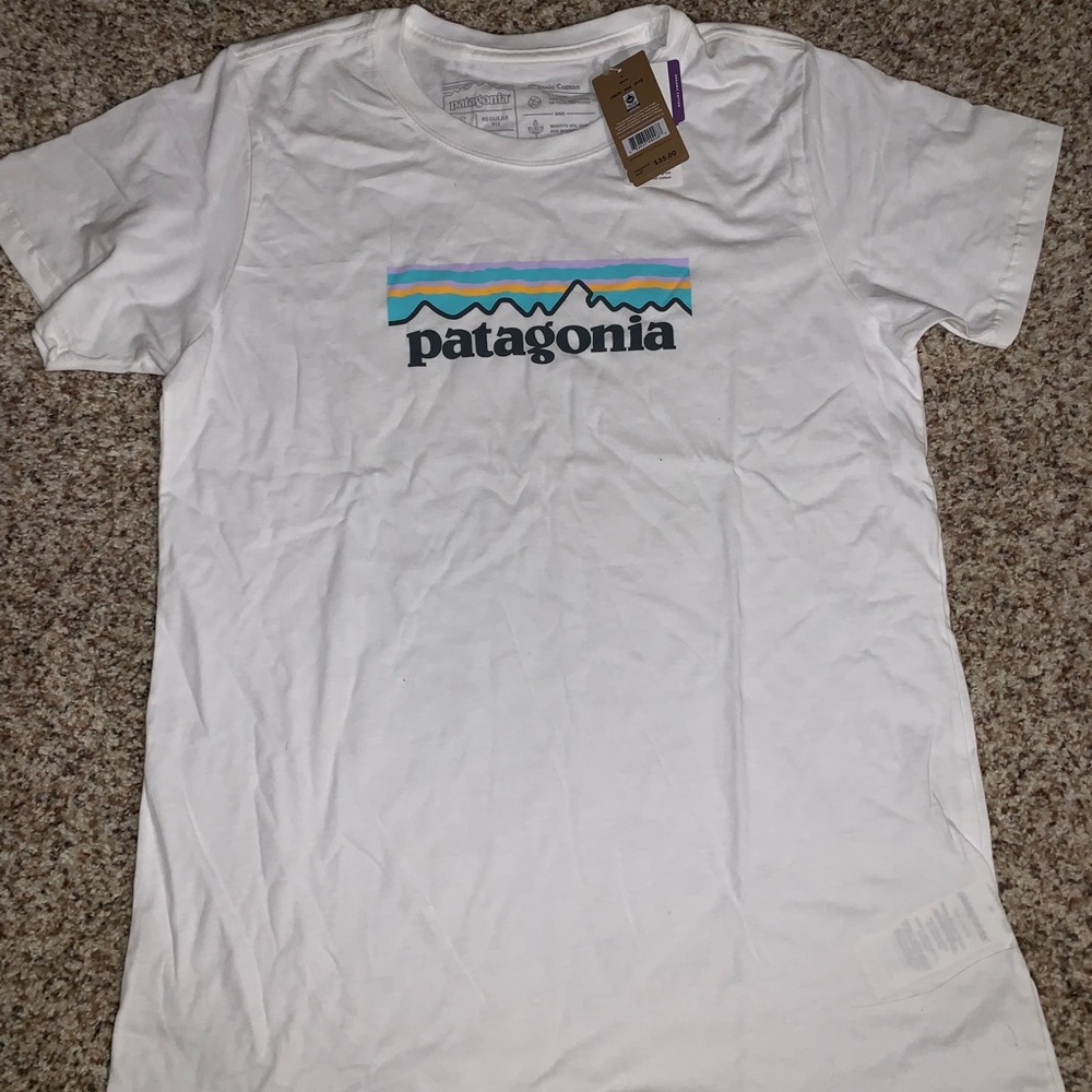 Patagonia white shirt sleeve t-shirt